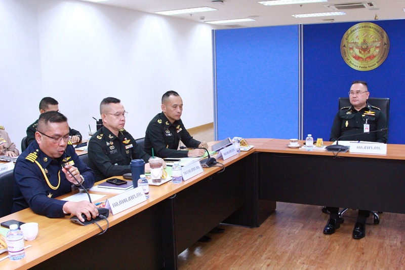 สำนักพัฒนาระบบราชการกลาโหม ได้จัดการประชุมคณะทำงานพัฒนาระบบราชการกลาโหม เพื่อพิจารณาตัวชี้วัดของกระทรวงกลาโหม (สำนักงานปลัดกระทรวงกลาโหม กองบัญชาการกองทัพไทย กองทัพบก กองทัพเรือ และกองทัพอากาศ) ประจำปีงบประมาณ พ.ศ. ๒๕๖๙ ณ ห้องประชุมสำนักพัฒนาระบบราชการกลาโหม ชั้น ๒ อาคารสำนักงานปลัดกระทรวงกลาโหม (พื้นที่ศรีสมาน)