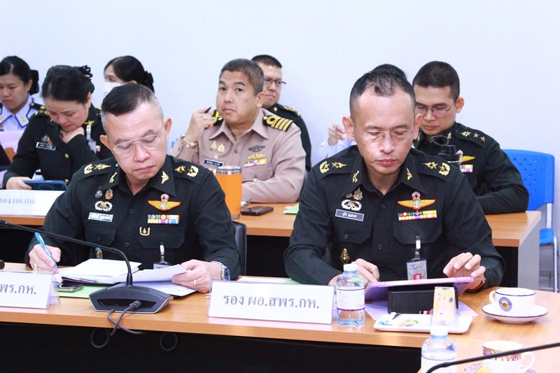 สำนักพัฒนาระบบราชการกลาโหม ได้จัดการประชุมคณะทำงานพัฒนาระบบราชการกลาโหม เพื่อพิจารณาตัวชี้วัดของกระทรวงกลาโหม (สำนักงานปลัดกระทรวงกลาโหม กองบัญชาการกองทัพไทย กองทัพบก กองทัพเรือ และกองทัพอากาศ) ประจำปีงบประมาณ พ.ศ. ๒๕๖๙ ณ ห้องประชุมสำนักพัฒนาระบบราชการกลาโหม ชั้น ๒ อาคารสำนักงานปลัดกระทรวงกลาโหม (พื้นที่ศรีสมาน)
