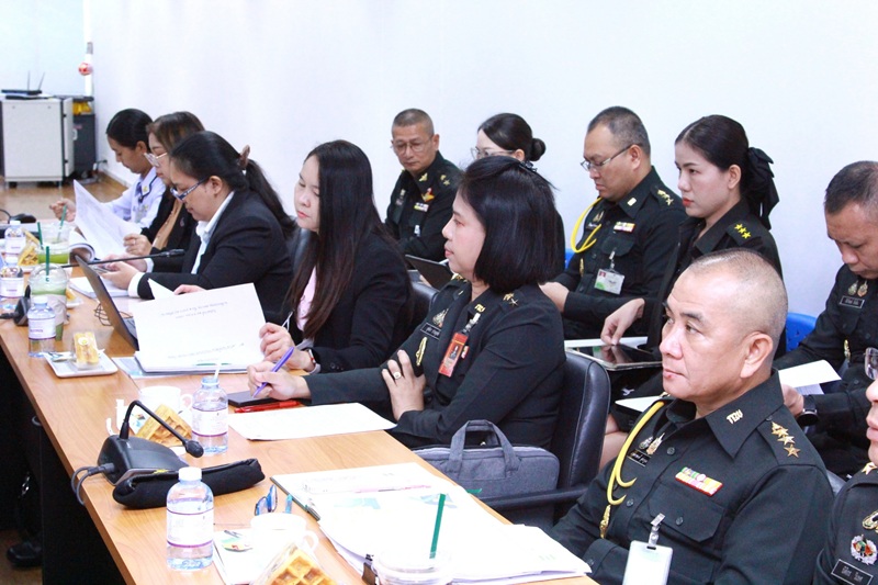 สำนักพัฒนาระบบราชการกลาโหม ได้จัดการประชุมคณะทำงานพัฒนาระบบราชการกลาโหม เพื่อพิจารณาตัวชี้วัดของกระทรวงกลาโหม (สำนักงานปลัดกระทรวงกลาโหม กองบัญชาการกองทัพไทย กองทัพบก กองทัพเรือ และกองทัพอากาศ) ประจำปีงบประมาณ พ.ศ. ๒๕๖๙ ณ ห้องประชุมสำนักพัฒนาระบบราชการกลาโหม ชั้น ๒ อาคารสำนักงานปลัดกระทรวงกลาโหม (พื้นที่ศรีสมาน)
