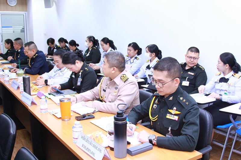 สำนักพัฒนาระบบราชการกลาโหม ได้จัดการประชุมคณะทำงานพัฒนาระบบราชการกลาโหม เพื่อพิจารณาตัวชี้วัดของกระทรวงกลาโหม (สำนักงานปลัดกระทรวงกลาโหม กองบัญชาการกองทัพไทย กองทัพบก กองทัพเรือ และกองทัพอากาศ) ประจำปีงบประมาณ พ.ศ. ๒๕๖๙ ณ ห้องประชุมสำนักพัฒนาระบบราชการกลาโหม ชั้น ๒ อาคารสำนักงานปลัดกระทรวงกลาโหม (พื้นที่ศรีสมาน)