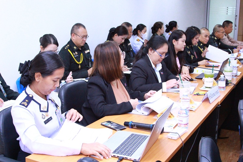 สำนักพัฒนาระบบราชการกลาโหม ได้จัดการประชุมคณะทำงานพัฒนาระบบราชการกลาโหม เพื่อพิจารณาตัวชี้วัดของกระทรวงกลาโหม (สำนักงานปลัดกระทรวงกลาโหม กองบัญชาการกองทัพไทย กองทัพบก กองทัพเรือ และกองทัพอากาศ) ประจำปีงบประมาณ พ.ศ. ๒๕๖๙ ณ ห้องประชุมสำนักพัฒนาระบบราชการกลาโหม ชั้น ๒ อาคารสำนักงานปลัดกระทรวงกลาโหม (พื้นที่ศรีสมาน)