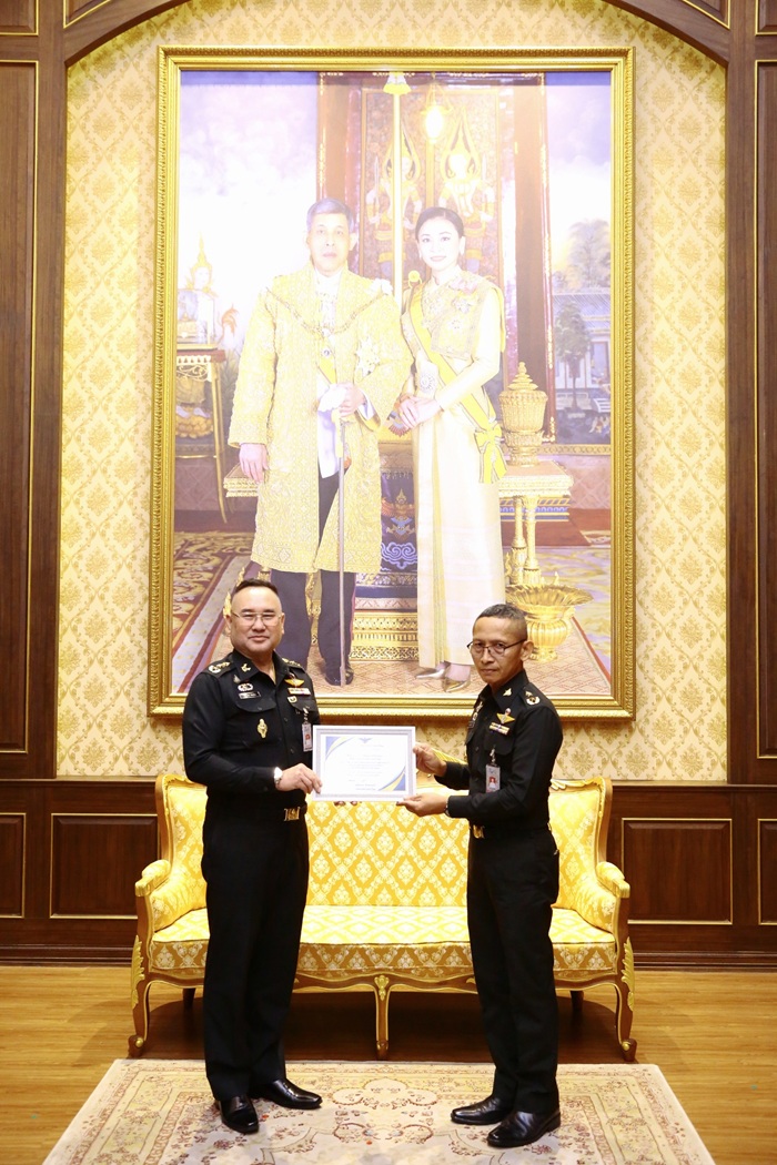 ปลัดกระทรวงกลาโหม ได้มอบให้ พลโท วิริทธิ์พล พานนิล ผู้อำนวยการสำนักพัฒนาระบบราชการกลาโหม เป็นประธานในพิธี มอบใบประกาศเกียรติคุณและโล่รางวัล การประกวดนวัตกรรมดีเด่น จากการจัดการความรู้ของสำนักงานปลัดกระทรวงกลาโหม ประจำปีงบประมาณ ๒๕๖๘ ณ ห้องภักดี ชั้น ๑ อาคารสำนักงานปลัดกระทรวงกลาโหม