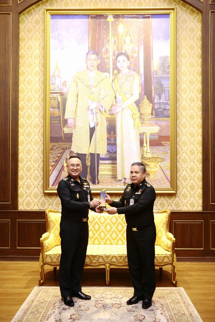 ปลัดกระทรวงกลาโหม ได้มอบให้ พลโท วิริทธิ์พล พานนิล ผู้อำนวยการสำนักพัฒนาระบบราชการกลาโหม เป็นประธานในพิธี มอบใบประกาศเกียรติคุณและโล่รางวัล การประกวดนวัตกรรมดีเด่น จากการจัดการความรู้ของสำนักงานปลัดกระทรวงกลาโหม ประจำปีงบประมาณ ๒๕๖๘ ณ ห้องภักดี ชั้น ๑ อาคารสำนักงานปลัดกระทรวงกลาโหม