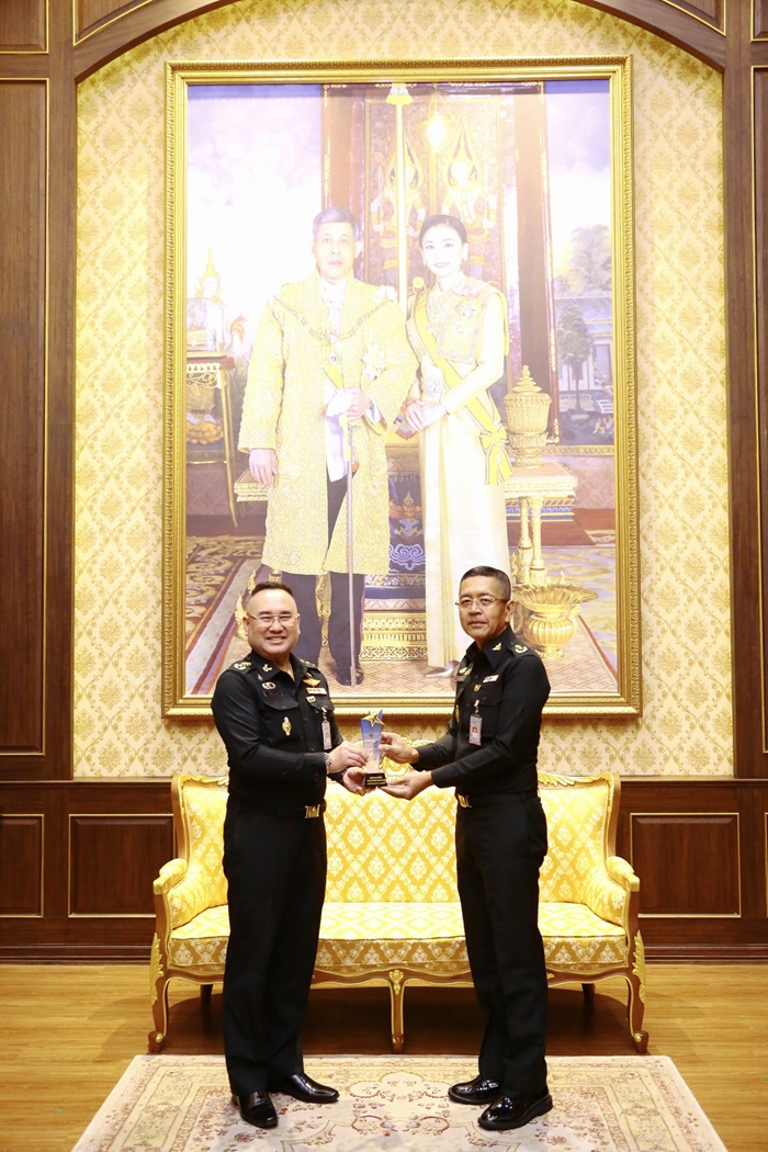 ปลัดกระทรวงกลาโหม ได้มอบให้ พลโท วิริทธิ์พล พานนิล ผู้อำนวยการสำนักพัฒนาระบบราชการกลาโหม เป็นประธานในพิธี มอบใบประกาศเกียรติคุณและโล่รางวัล การประกวดนวัตกรรมดีเด่น จากการจัดการความรู้ของสำนักงานปลัดกระทรวงกลาโหม ประจำปีงบประมาณ ๒๕๖๘ ณ ห้องภักดี ชั้น ๑ อาคารสำนักงานปลัดกระทรวงกลาโหม