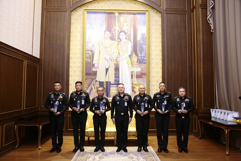 ปลัดกระทรวงกลาโหม ได้มอบให้ พลโท วิริทธิ์พล พานนิล ผู้อำนวยการสำนักพัฒนาระบบราชการกลาโหม เป็นประธานในพิธี มอบใบประกาศเกียรติคุณและโล่รางวัล การประกวดนวัตกรรมดีเด่น จากการจัดการความรู้ของสำนักงานปลัดกระทรวงกลาโหม ประจำปีงบประมาณ ๒๕๖๘ ณ ห้องภักดี ชั้น ๑ อาคารสำนักงานปลัดกระทรวงกลาโหม