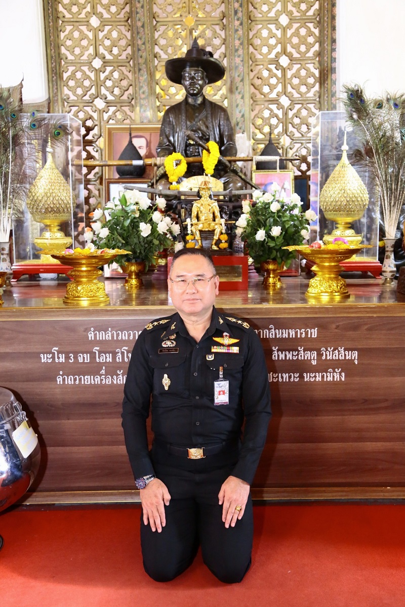 พลโท วิริทธิ์พล พานนิล ผู้อำนวยการสำนักพัฒนาระบบราชการกลาโหม ได้นำหัวหน้าหน่วยขึ้นตรงสำนักพัฒนาระบบราชการกลาโหม เข้าสักการะสิ่งศักดิ์ภายในศาลาว่าการกลาโหม