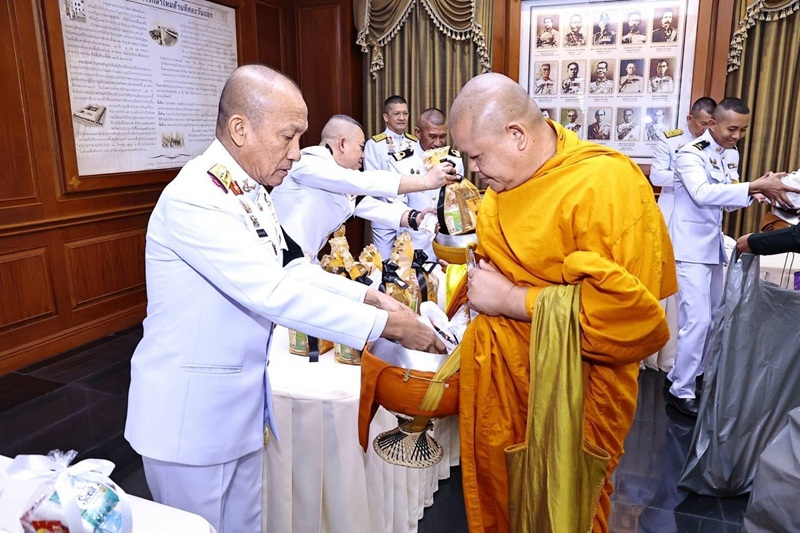 พล.ท.กัณฑ์ชัย ประจวบอารีย์ ผอ.สพร.กห. ได้นำข้าราชการ สพร.กห. เข้าร่วมพิธี บำเพ็ญกุศลถวายเป็นพระราชกุศลแด่ สมเด็จพระนางเจ้าสิริกิติ์ พระบรมราชินีนาถ พระบรมราชชนนีพันปีหลวง ในวาระครบ ๑๕ วัน (ปัณรสมวาร) แห่งการสวรรคต ใน ๗ พ.ย.๖๘