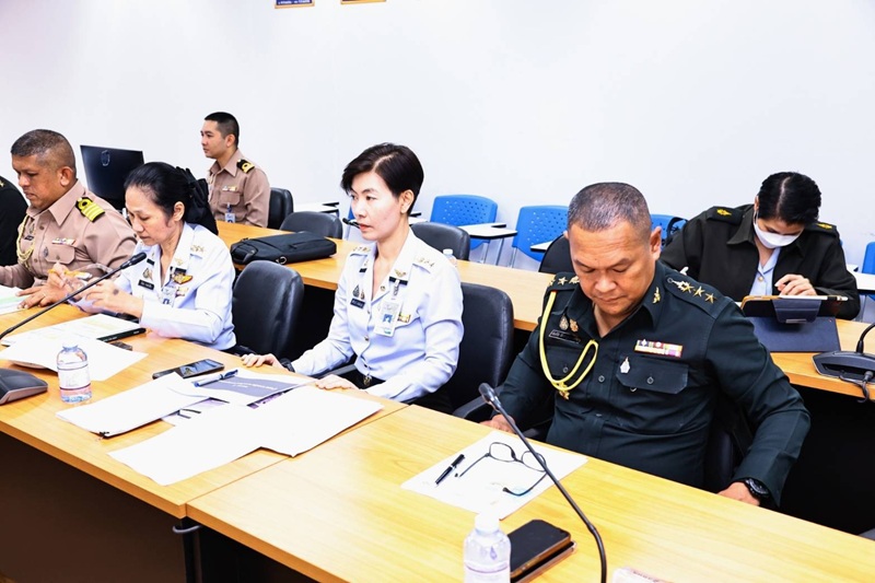 สพร.กห. ได้จัดการประชุมคณะทำงานขับเคลื่อนการสมัครขอรับรางวัลเลิศรัฐ ประเภทรางวัลคุณภาพการบริหารจัดการภาครัฐ สาขา PMQA รายหมวด ของ สป. ประจำปีงบประมาณ พ.ศ. ๒๕๖๙ ณ ห้องประชุม สพร.กห. ชั้น ๒ อาคาร สป.(ศรีสมาน) โดยมี พล.ท.กัณฑ์ชัย ประจวบอารีย์ ผอ.สพร.กห. เป็นประธาน และมีผู้แทน สม. เข้าร่วมการประชุมฯ