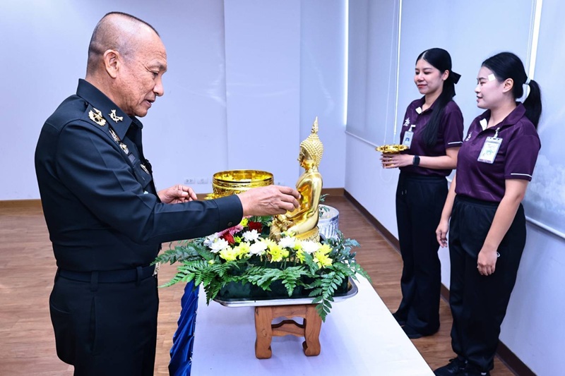 สพร.กห. ได้จัดพิธีสรงน้ำพระพุทธรูป เนื่องในโอกาสวันสงกรานต์ ซึ่งถือเป็นวันขึ้นปีใหม่ของไทย ประจำปี ๒๕๖๙