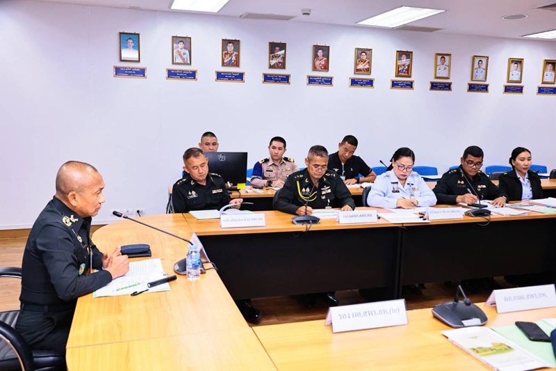 สพร.กห. ได้จัดการประชุมเพื่อเตรียมรับตรวจประเมินรางวัลเลิศรัฐ ประเภทรางวัลคุณภาพการบริหารจัดการภาครัฐ สาขา PMQA รายหมวด ประจำปีงบประมาณ พ.ศ. ๒๕๖๙ ผ่านสื่ออิเล็กทรอนิกส์ (Cisco Meeting) ณ ห้องประชุม สพร.กห. ชั้น ๒ อาคาร สป.(ศรีสมาน) โดยมี พล.ท.กัณฑ์ชัย ประจวบอารีย์ ผอ.สพร.กห. เป็นประธาน