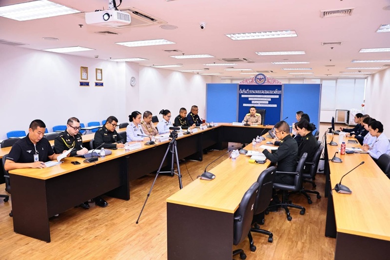 สพร.กห. ได้จัดการประชุมการประเมินผลการปฏิบัติราชการของ นขต.สป. ประจำปีงบประมาณ พ.ศ. ๒๕๖๙ ณ ห้องประชุม สพร.กห. และผ่านสื่ออิเล็กทรอนิกส์ (Zoom Meeting) โดย ผอ.สพร.กห. ได้มอบหมายให้ พล.ร.ต.ธนิตพงศ์ สิริเศวตศักดิ์ ร.น. รอง ผอ.สพร.กห. เป็นประธาน