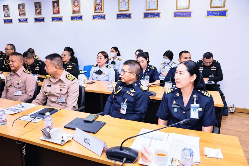 สพร.กห. ได้จัดการประชุมติดตามความก้าวหน้าผลการดำเนินการตามตัวชี้วัดของ กห. ประจำปีงบประมาณ พ.ศ. ๒๕๖๙ รอบ ๙ เดือน (ต.ค.๖๘ - มิ.ย.๖๙) ณ ห้องประชุม สพร.กห. ชั้น ๒ อาคาร สป.(ศรีสมาน) โดยมี พล.ท.กัณฑ์ชัย ประจวบอารีย์ ผอ.สพร.กห./หัวหน้าคณะทำงานพัฒนาระบบราชการกลาโหม เป็นประธาน