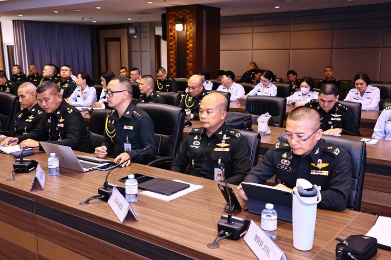 สพร.กห. ได้จัดการประชุมซักซ้อมการตอบประเด็นคำถาม เพื่อเตรียมรับตรวจประเมินรางวัลเลิศรัฐ ประเภทรางวัลคุณภาพการบริหารจัดการภาครัฐ สาขา PMQA รายหมวด (หมวด ๓ ด้านการมุ่งเน้นผู้รับบริการและผู้มีส่วนได้ส่วนเสีย) ประจำปีงบประมาณ พ.ศ. ๒๕๖๙ ณ ห้องประชุม ชั้น ๖ อาคาร สป.(ศรีสมาน) และผ่านสื่ออิเล็กทรอนิกส์ (Cisco Meeting) โดยมี พล.ท.กัณฑ์ชัย ประจวบอารีย์ ผอ.สพร.กห. เป็นประธาน