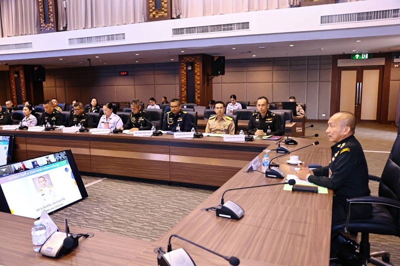 สพร.กห. ได้จัดการประชุมซักซ้อมการตอบประเด็นคำถาม เพื่อเตรียมรับตรวจประเมินรางวัลเลิศรัฐ ประเภทรางวัลคุณภาพการบริหารจัดการภาครัฐ สาขา PMQA รายหมวด (หมวด ๓ ด้านการมุ่งเน้นผู้รับบริการและผู้มีส่วนได้ส่วนเสีย) ประจำปีงบประมาณ พ.ศ. ๒๕๖๙ ณ ห้องประชุม ชั้น ๖ อาคาร สป.(ศรีสมาน) และผ่านสื่ออิเล็กทรอนิกส์ (Cisco Meeting) โดยมี พล.ท.กัณฑ์ชัย ประจวบอารีย์ ผอ.สพร.กห. เป็นประธาน