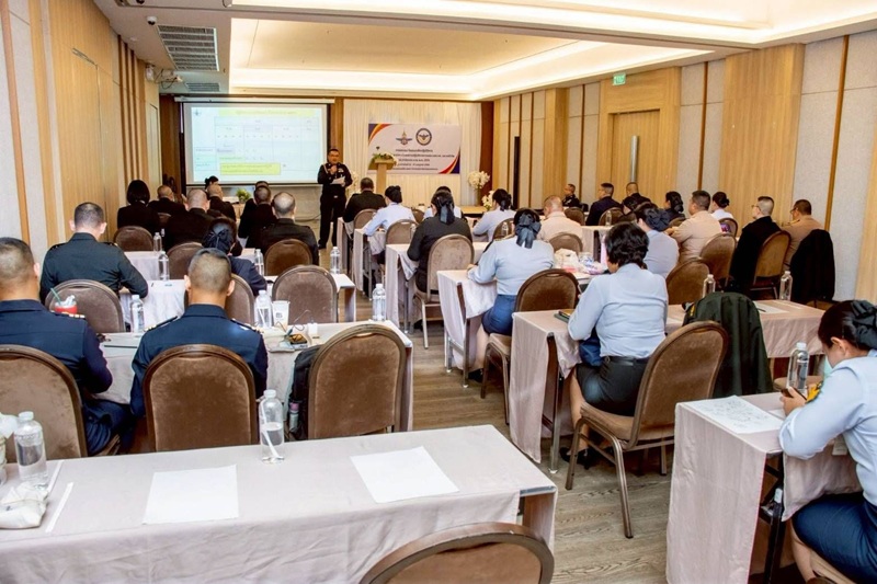 สพร.กห. ได้จัดการอบรม/สัมมนาเชิงปฏิบัติการ เรื่อง กรอบแนวทางการประเมินผลการปฏิบัติราชการของ นขต.กห. และเหล่าทัพ ประจำปีงบประมาณ พ.ศ. ๒๕๗๐ ณ โรงแรมริเวอร์ตัน อัมพวา อ.เมืองสมุทรสงคราม จ.สมุทรสงคราม โดยมี พล.ท.กัณฑ์ชัย ประจวบอารีย์ ผอ.สพร.กห. เป็นประธาน