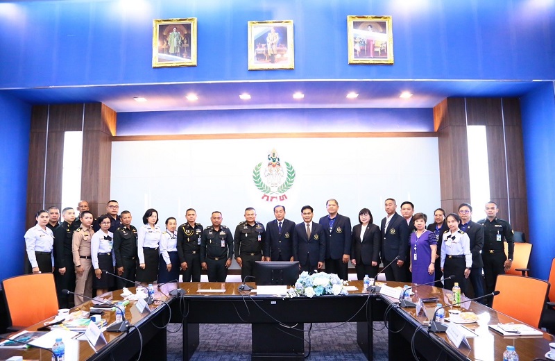 พล.ท.สุรศักดิ์ วรรณสมบูรณ์ ผอ.สพร.กห. ได้นำข้าราชการ สพร.กห. จำนวน 16 นาย เดินทางไปอบรมศึกษาดูงาน เพื่อเพิ่มประสิทธิภาพในการทำงาน ในด้านการจัดการความรู้และนวัตกรรม ณ การกีฬาแห่งประเทศไทย