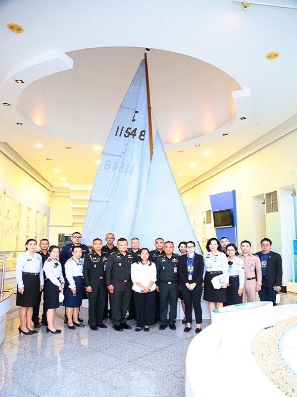 พล.ท.สุรศักดิ์ วรรณสมบูรณ์ ผอ.สพร.กห. ได้นำข้าราชการ สพร.กห. จำนวน 16 นาย เดินทางไปอบรมศึกษาดูงาน เพื่อเพิ่มประสิทธิภาพในการทำงาน ในด้านการจัดการความรู้และนวัตกรรม ณ การกีฬาแห่งประเทศไทย