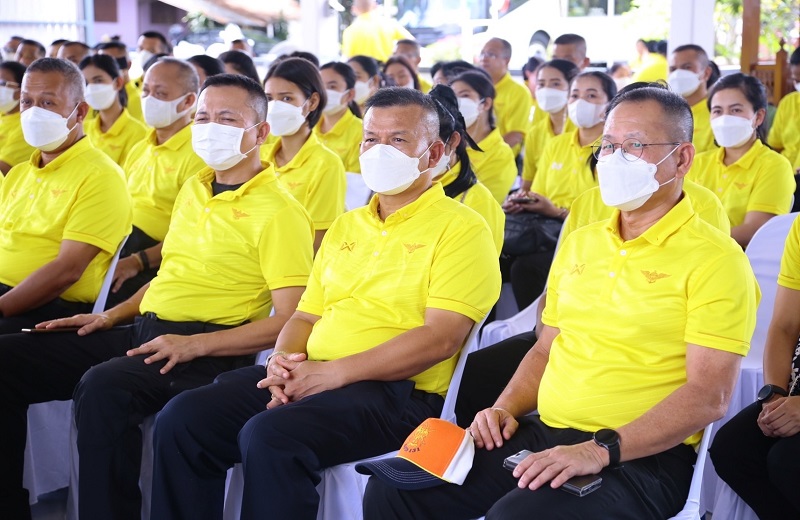 พล.ท.สุรศักดิ์ วรรณสมบูรณ์ ผอ.สพร.กห. พร้อมด้วยกำลังพล สพร.กห. เข้ารับฟังการบรรยายสรุปความเป็นมาและศึกษาดูงานการดำเนินการที่สำคัญของศูนย์ศิลปาชีพเกาะเกิด