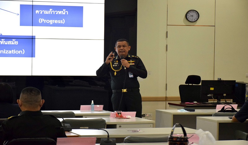 รอง ผอ.สพร.กห.(1) และ ผอ.กนผ.สพร.กห. บรรยายที่ วปอ.