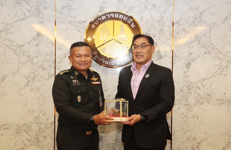 พล.ท.สุรศักดิ์ วรรณสมบูรณ์ ผอ.สพร.กห. ได้นำข้าราชการ สพร.กห. จำนวน 16 นาย เข้าอบรมศึกษาดูงานเพิ่มประสิทธิภาพการปฏิบัติงาน ณ ธนาคารออมสิน สำนักงานใหญ่