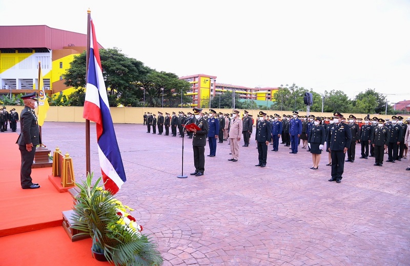 พล.ท.สุรศักดิ์ วรรณสมบูรณ์ ผอ.สพร.กห. พร้อมด้วยข้าราชการ สพร.กห. เข้าร่วมพิธีสวนสนามของทหารกองเกียรติยศผสม 3 เหล่าทัพ สำหรับเทิดเกียรติ ปล.กห., รอง ปล.กห., นายทหารชั้นนายพล และกำลังพลสังกัด สป. ที่เกษียณอายุราชการ ประจำปีงบประมาณ พ.ศ.2565