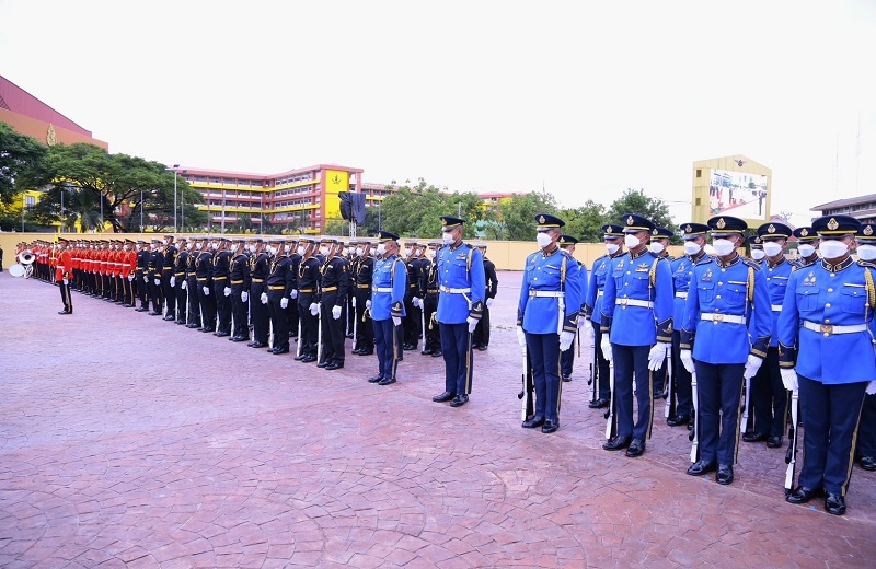 พล.ท.สุรศักดิ์ วรรณสมบูรณ์ ผอ.สพร.กห. พร้อมด้วยข้าราชการ สพร.กห. เข้าร่วมพิธีสวนสนามของทหารกองเกียรติยศผสม 3 เหล่าทัพ สำหรับเทิดเกียรติ ปล.กห., รอง ปล.กห., นายทหารชั้นนายพล และกำลังพลสังกัด สป. ที่เกษียณอายุราชการ ประจำปีงบประมาณ พ.ศ.2565