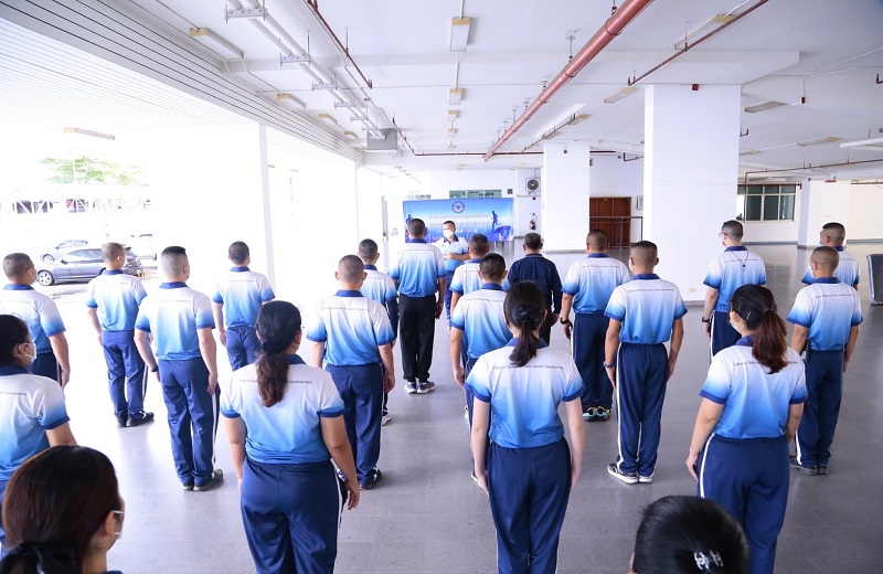 พล.ท.สุรศักดิ์ วรรณสมบูรณ์ ผอ.สพร.กห. พร้อมด้วยกำลังพล สพร.กห. เข้าร่วมการทดสอบสมรรถภาพร่างกายของ สพร.กห. ครั้งที่ 2 ประจำปีงบประมาณ พ.ศ.2565 ณ อาคารที่พักอาศัยนายทหารสัญญาบัตร น.1 (ศรีสมาน)