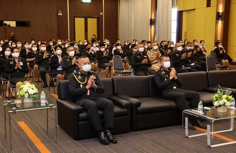 ข้าราชการ สพร.กห. จำนวน 5 นาย เข้ารับฟังการบรรยายธรรมแก่ข้าราชการ ลูกจ้างประจำ และพนักงานราชการสังกัด สป. (ศรีสมาน) ประจำปีงบประมาณ พ.ศ.2565