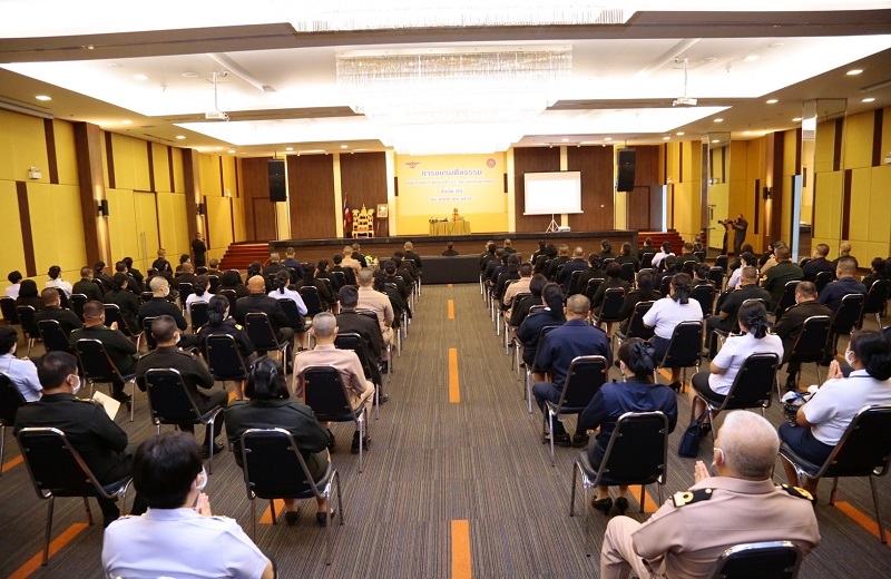 ข้าราชการ สพร.กห. จำนวน 5 นาย เข้ารับฟังการบรรยายธรรมแก่ข้าราชการ ลูกจ้างประจำ และพนักงานราชการสังกัด สป. (ศรีสมาน) ประจำปีงบประมาณ พ.ศ.2565