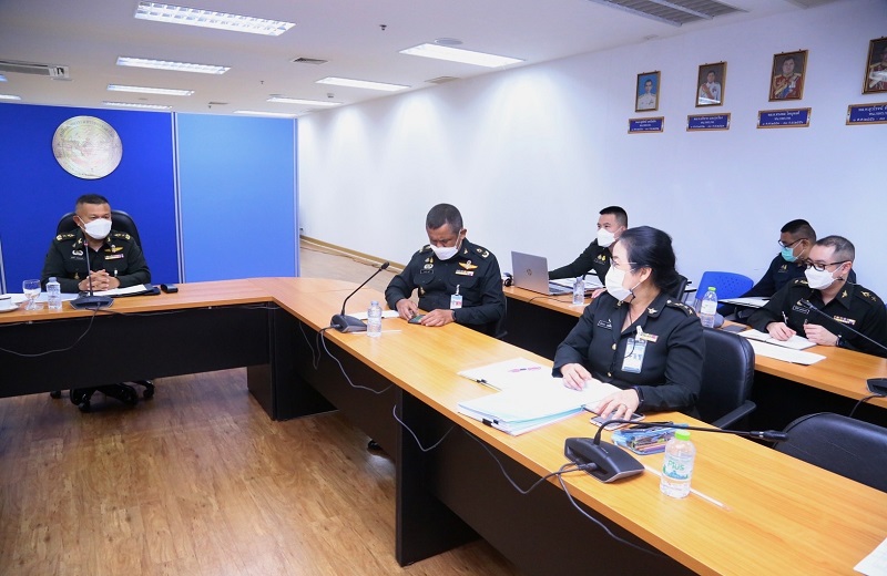 สพร.กห. จัดประชุม นขต.สพร.กห. ครั้งที่ 7/2565 เพื่อติดตามผลการดำเนินงานที่ผ่านมาและชี้แจงในเรื่องที่สำคัญ ณ ห้องประชุม สพร.กห. ชั้น 2 อาคาร สป.(ศรีสมาน) โดยมี พล.ท.สุรศักดิ์ วรรณสมบูรณ์ ผอ.สพร.กห. เป็นประธานการประชุมฯ