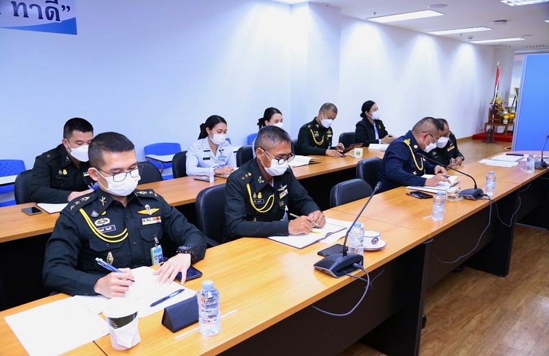 สพร.กห. จัดประชุม นขต.สพร.กห. ครั้งที่ 8/2565 เพื่อติดตามผลการดำเนินงานที่ผ่านมา และชี้แจงในเรื่องที่สำคัญ ณ ห้องประชุม สพร.กห. ชั้น 2 อาคาร สป.(ศรีสมาน)