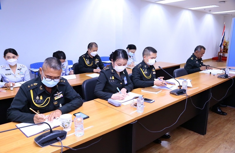 สพร.กห. จัดประชุม นขต.สพร.กห. ครั้งที่ 9/2565 เพื่อติดตามผลการดำเนินงานที่ผ่านมา และชี้แจงในเรื่องที่สำคัญ ณ ห้องประชุม สพร.กห. ชั้น 2 อาคาร สป. (ศรีสมาน)