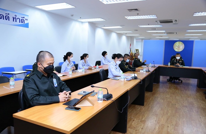 สพร.กห. จัดประชุม นขต.สพร.กห. เพื่อติดตามผลการดำเนินงานที่ผ่านมาและชี้แจงในเรื่องที่สำคัญ โดยมี พล.ท.สุรศักดิ์ วรรณสมบูรณ์ ผอ.สพร.กห. เป็นประธานการประชุม