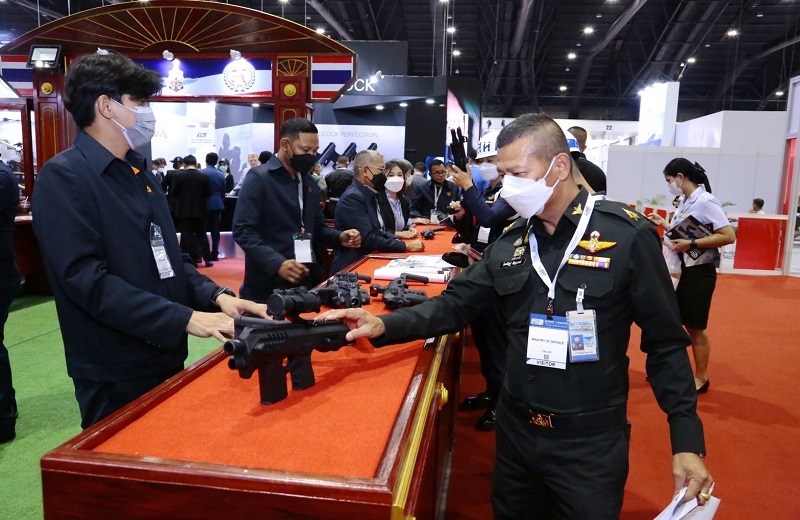 กำลังพลของ สพร.กห. เข้าร่วมชมงานนิทรรศการอุปกรณ์ป้องกันประเทศ (Defense & Security 2022) ครั้งที่ 10