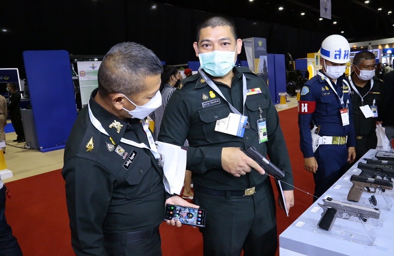 กำลังพลของ สพร.กห. เข้าร่วมชมงานนิทรรศการอุปกรณ์ป้องกันประเทศ (Defense & Security 2022) ครั้งที่ 10