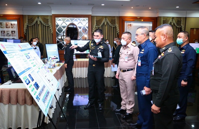 พลเอก สนิธชนก สังขจันทร์ ปลัดกระทรวงกลาโหม ได้กรุณามอบรางวัลให้แก่ นขต.สป.ที่ได้รับรางวัลในการประกวดการจัดการความรู้ดีเด่นของ สป. ประจำปีงบประมาณ พ.ศ.2566 ( OPSD KM AWARD 2023)