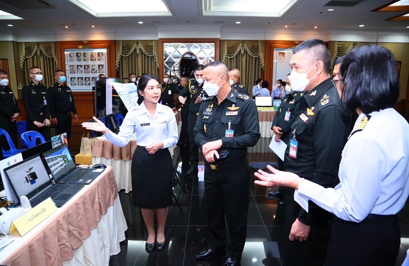 พลเอก สนิธชนก สังขจันทร์ ปลัดกระทรวงกลาโหม ได้กรุณามอบรางวัลให้แก่ นขต.สป.ที่ได้รับรางวัลในการประกวดการจัดการความรู้ดีเด่นของ สป. ประจำปีงบประมาณ พ.ศ.2566 ( OPSD KM AWARD 2023)
