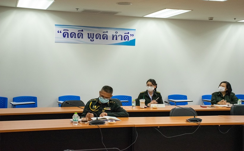 ข้าราชการ สพร.กห. เข้าร่วมรับฟังการอบรม เรื่อง การอบรมหลักสูตรการประเมินสถานะการเป็นระบบราชการ 4.0 ผ่านสื่ออิเล็กทรอนิกส์