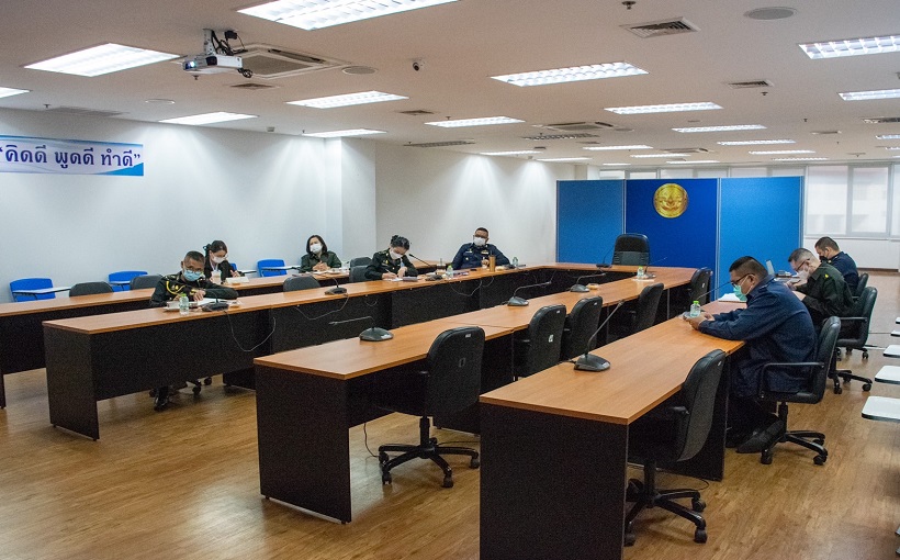 ข้าราชการ สพร.กห. เข้าร่วมรับฟังการอบรม เรื่อง การอบรมหลักสูตรการประเมินสถานะการเป็นระบบราชการ 4.0 ผ่านสื่ออิเล็กทรอนิกส์