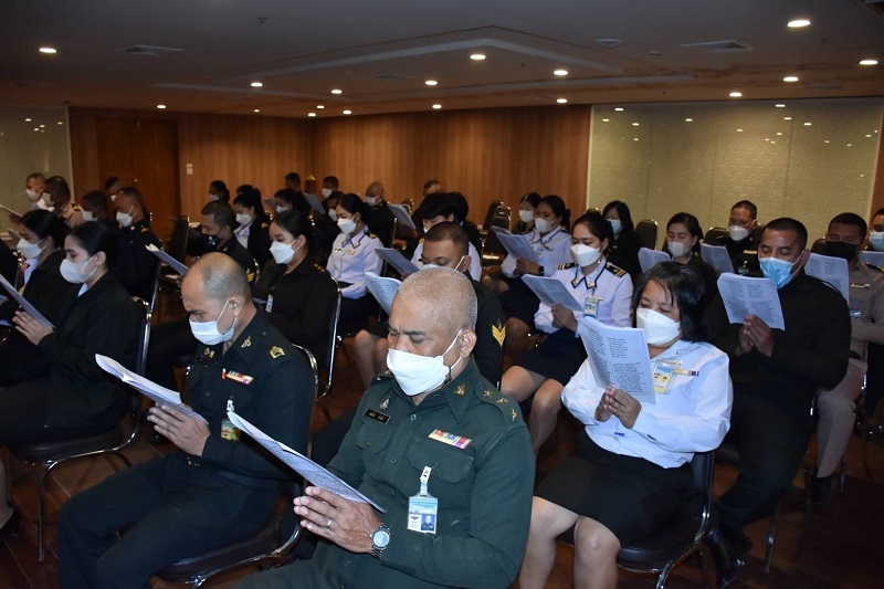 สพร.กห ร่วมเจริญพระพุทธมนต์และเจริญจิตตภาวนาเป็นกรณีพิเศษ โดยอันเชิญบทสวด “โพชฌังคปริตร” ร่วมอธิษฐานจิตถวายพระพรด้วยหัวใจแห่งความจงรักภักดี เพื่อถวายพระพรชัยมงคล แด่สมเด็จพระเจ้าลูกเธอ เจ้าฟ้าพัชรกิติยาภา นเรนทิราเทพยวดี กรมหลวงราชสาริณีสิริพัชร มหาวัชรราชธิดา ณ ห้องชั้น M อาคาร สป.(ศรีสมาน) โดยมี พล.ต.กาจน์ กอรี รอง ผอ.สพร.กห. (ผู้แทน ผอ.สพร.กห.) เป็นประธานในพิธีฯ