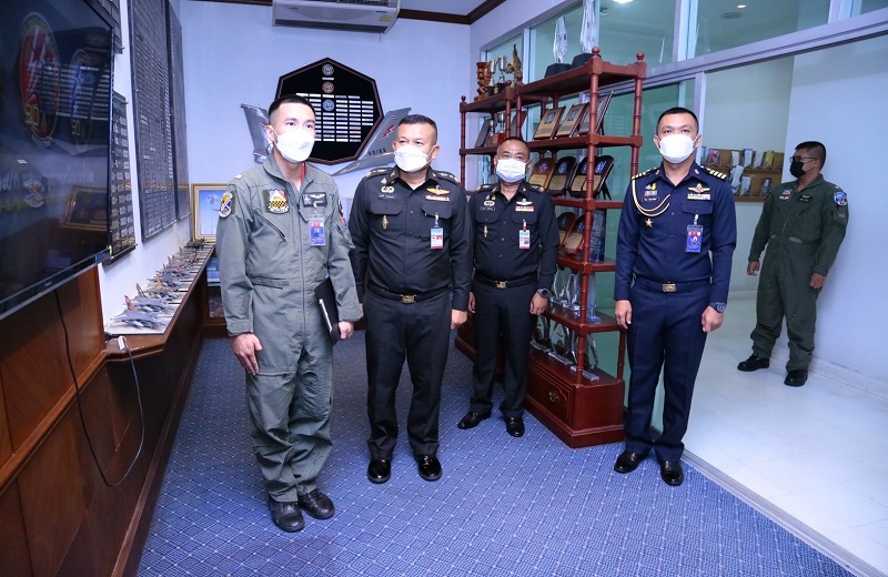 พล.ท.สุรศักดิ์ วรรณสมบูรณ์ ผอ.สพร.กห. และผู้แทนเหล่าทัพ (อตผ.กห.) เดินทางไปราชการ เพื่อติดตามความก้าวหน้าผลการดำเนินการตามตัวชี้วัดของ กห., สป., บก.ทท., ทบ., ทร., ทอ., อผศ. และ สทป. ประจำปีงบประมาณ พ.ศ.2565 รอบ 9 เดือน