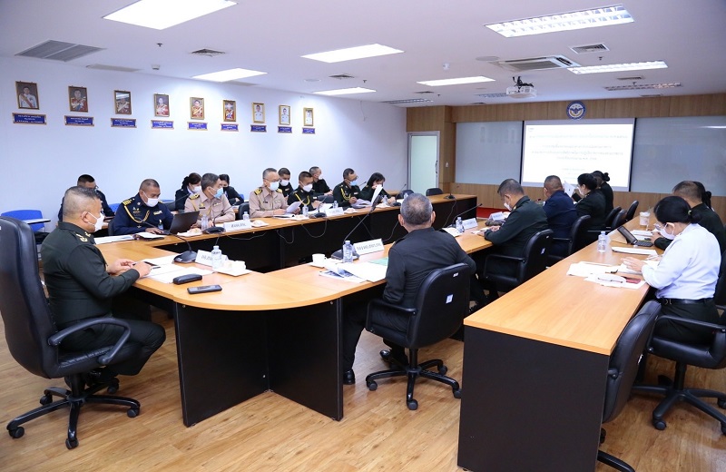 สพร.กห. จัดประชุมเพื่อจัดทำตัวชี้วัดในการประเมินผลสัมฤทธิ์ภารกิจหลักของ กห. ประกอบคำรับรองการปฏิบัติราชการของ นขต.กห. และ เหล่าทัพ ประจำปีงบประมาณ พ.ศ. 2566 ณ ห้องประชุม สพร.กห. ชั้น 2 อาคาร สป.(ศรีสมาน)
