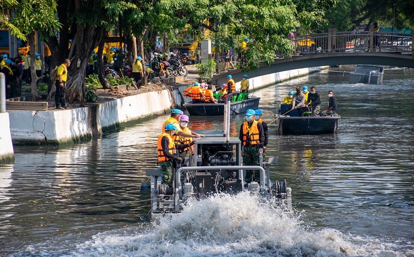 ข้าราชการ สพร.กห. เข้าร่วมโครงการจิตอาสาพัฒนา "เราทำความดี ด้วยหัวใจ" บริเวณพื้นที่ปากคลองตลาด