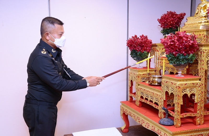 พล.ท.สุรศักดิ์ วรรณสมบูรณ์ ผอ.สพร.กห. พร้อมด้วยข้าราชการ สพร.กห. ร่วมทำบุญถวายภัตตาหารและเครื่องไทยธรรมแด่พระภิกษุสงฆ์ เนื่องใน วันคล้ายวันสถาปนาหน่วย สำนักพัฒนาระบบราชการกลาโหม (ครบรอบ 8 ปี)