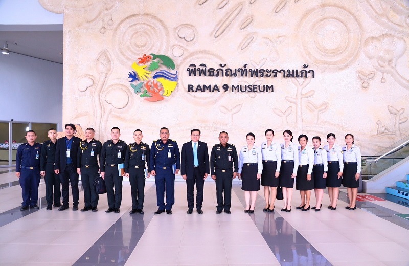 พล.ต.กฤษณ์ กิจวิวัฒนกุล รอง ผอ.สพร.กห. ได้นำข้าราชการ สพร.กห.จำนวน 16 นาย เดินทางไปศึกษาดูงาน ณ องค์การพิพิธภัณฑ์วิทยาศาสตร์แห่งชาติ (อพวช.)