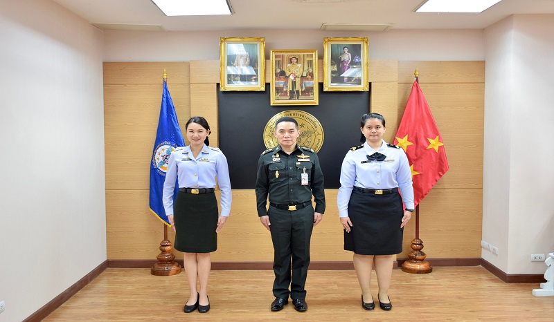 พิธีประดับยศ ร.อ.หญิง ชฎาภาฯ และ พ.จ.ท.หญิง สุภาวดีฯ