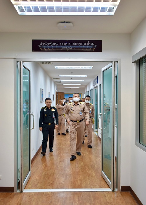 พล.ร.อ.สมประสงค์ นิลสมัย รอง ปล.กห. ตรวจเยี่ยม สพร.กห.