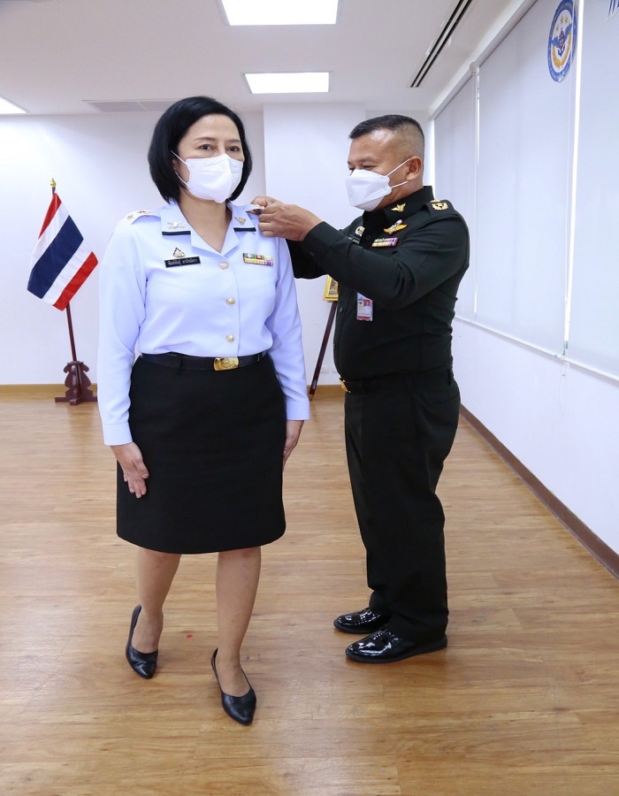 สพร.กห. จัดพิธีประดับยศให้แก่ข้าราชการ ที่ได้รับการเลื่อนยศที่สูงขึ้น จำนวน 2 นาย