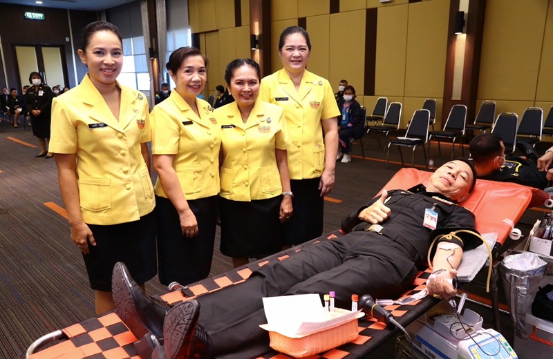 พล.ท.ชูเลิศ จิระรัตนเมธากร ผอ.สพร.กห. พร้อมด้วยข้าราชการ สพร.กห. เข้าร่วมกิจกรรมบริจาคโลหิตถวายเป็นพระราชกุศล เนื่องในวันคล้ายวันพระราชสมภพของพระบาทสมเด็จพระบรมชนกาธิเบศร มหาภูมิพลอดุลยเดชมหาราช บรมนาถบพิตร