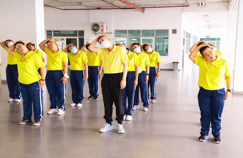 พล.ท.สุรศักดิ์ วรรณสมบูรณ์ ผอ.สพร.กห. นำกำลังพล สพร.กห. เข้าร่วมการทดสอบสมรรถภาพร่างกาย ประจำปีงบประมาณ พ.ศ.2566 ครั้งที่ 1 ณ ใต้อาคารที่พักนายทหารสัญญาบัตร (น.1)